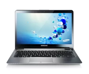Samsung 5 NP540U3C i3-3217U Portatīvais dators 33,8 cm (13.3") Skārienjūtīgais ekrāns Intel® Core™ i3 6 GB DDR3-SDRAM 500 GB Hibrīdu HDD Wi-Fi 4 (802.11n) Windows 8 Pro Sudrabs